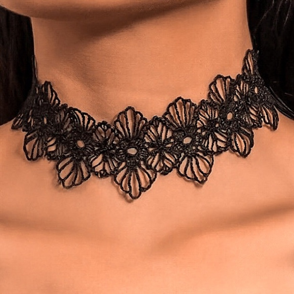 ⚜️𝟯𝟬%𝗢𝗙𝗙 𝗯𝘂𝗻𝗱𝗹𝗲𝘀 𝟯+⚜️ NEW Wide Lace Floral Thick Choker - Picture 1 of 14